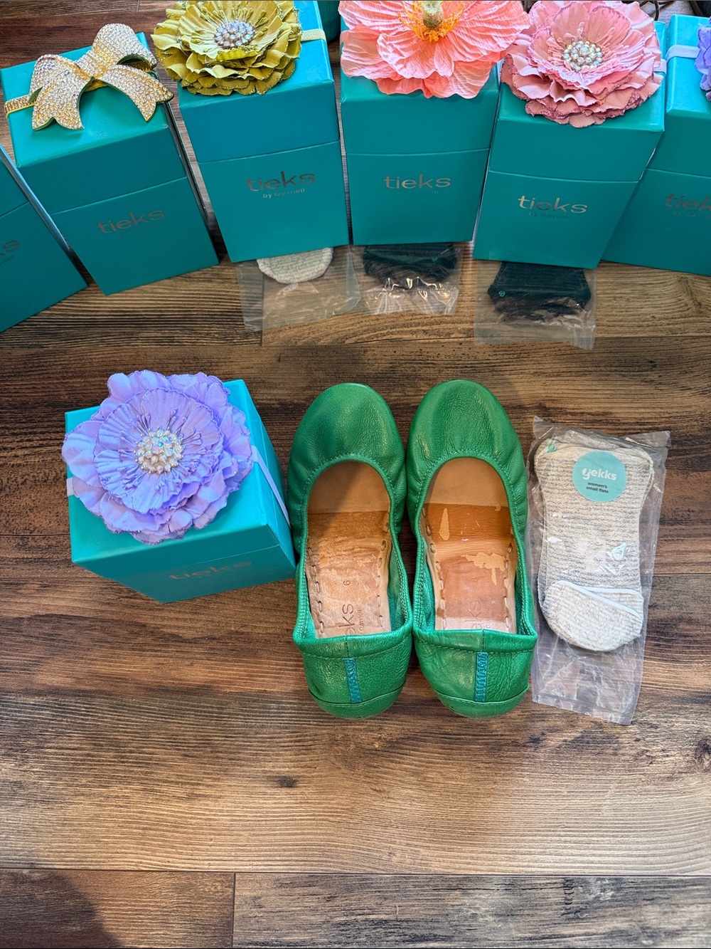 Tieks Clover Green leather flats sz 6 with original box and new pair of Gekks